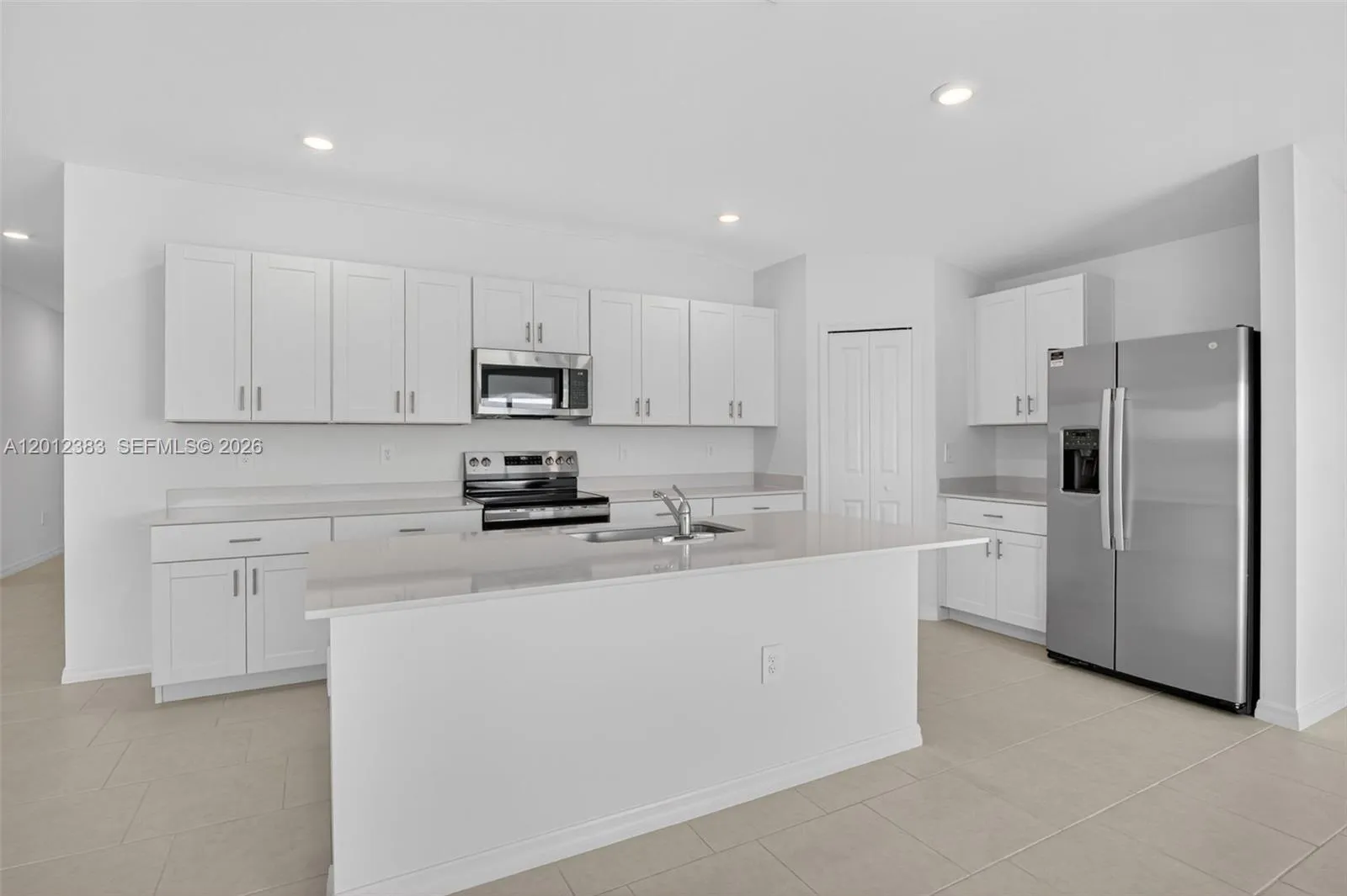 11621 SAVANNA LAKES BLVD, Lehigh Acres FL 33974