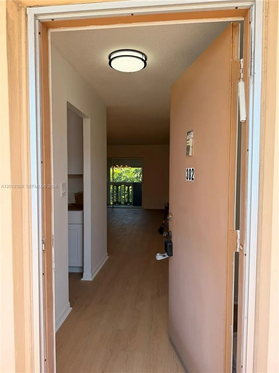218 NE 12th Ave # 302, Hallandale Beach FL 33009