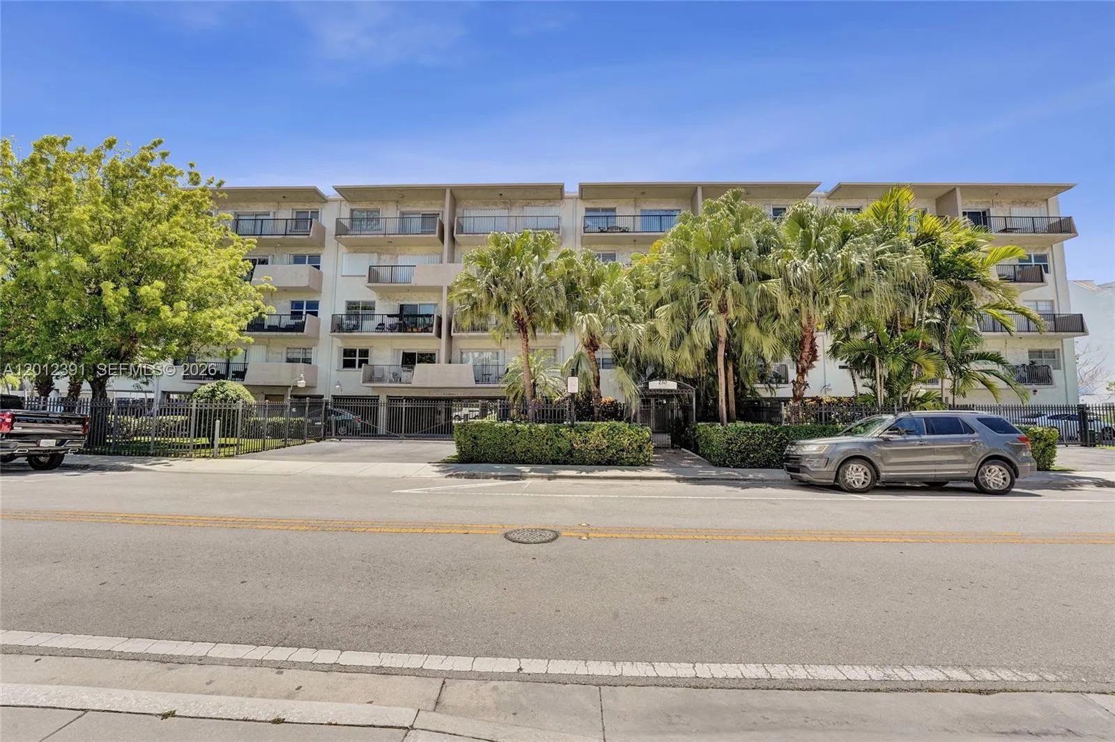 250 181st Dr # 214, Sunny Isles Beach FL 33160