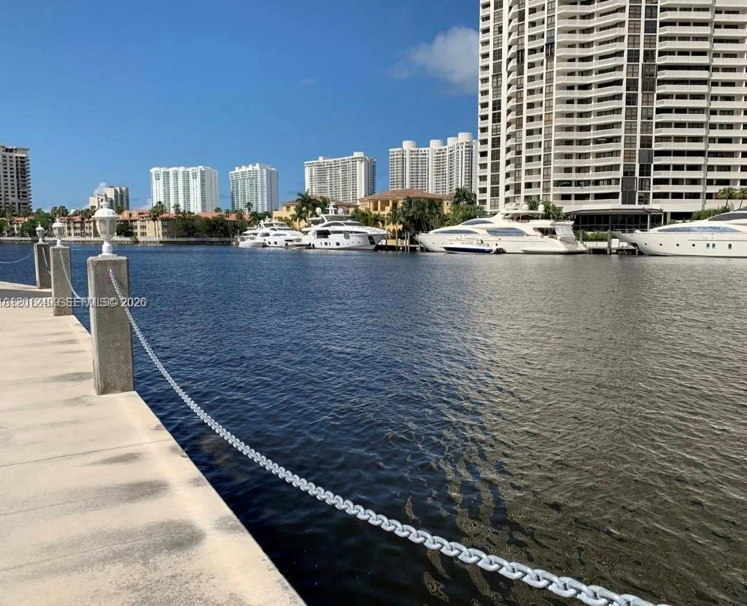 3020 Marcos Dr # S103, Aventura FL 33160