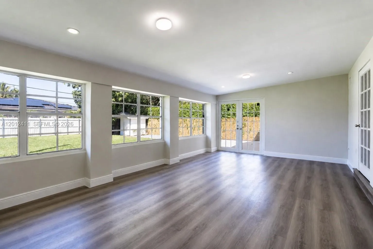 395 W 39th Pl, Hialeah FL 33012