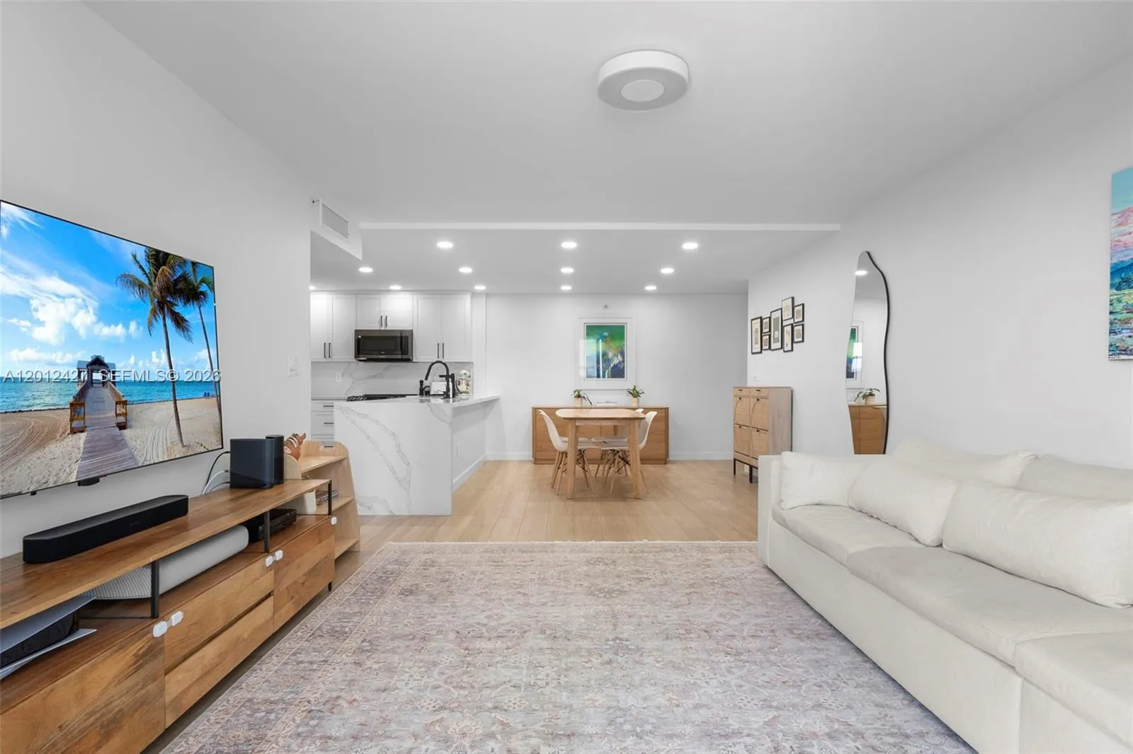 1621 Collins Ave, Miami Beach FL 33139