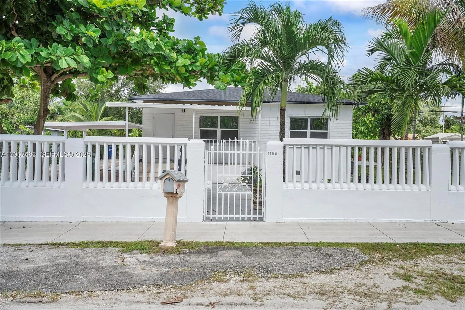 1169 NW 114th St, Miami FL 33168
