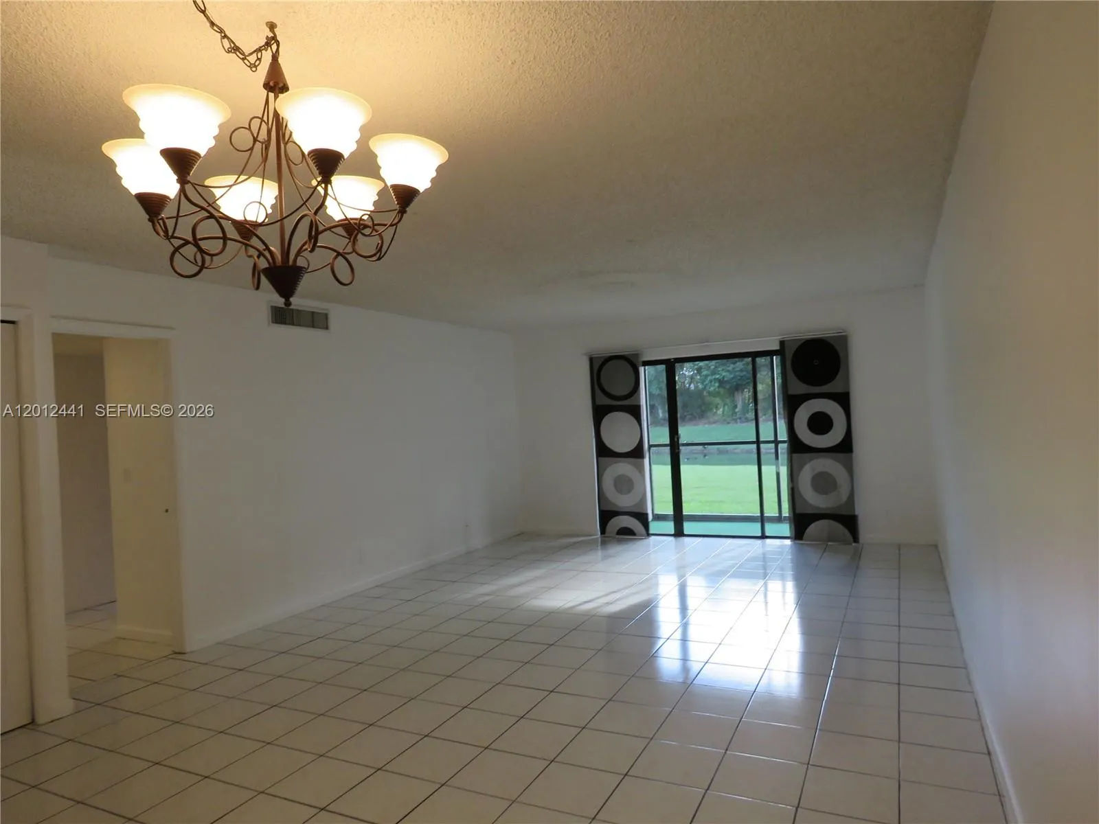 205 Lakeview Dr # 102, Weston FL 33326