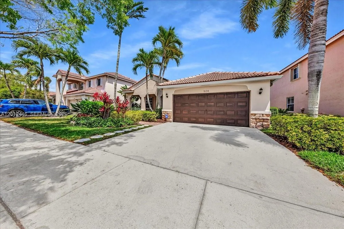 1634 Sandpiper Cir, Weston FL 33327