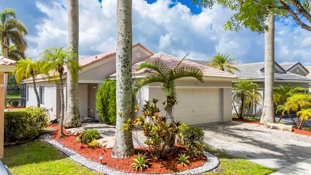4421 Dogwood Cir, Weston FL 33331