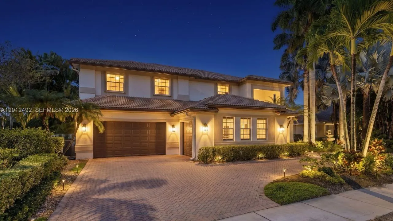1422 Victoria Isle Dr, Weston FL 33327