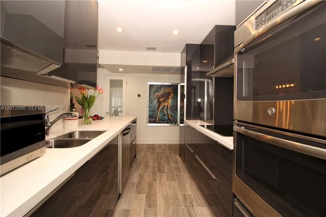 17560 Atlantic Blvd # 201, Sunny Isles Beach FL 33160