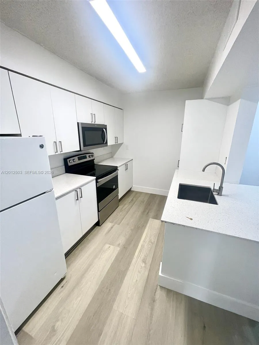 15201 SW 80th St # 205, Miami FL 33193