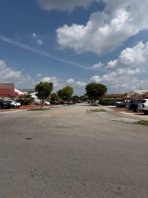 1656 W 57th Ter, Hialeah FL 33012