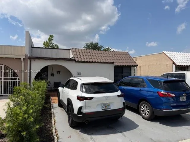 1656 W 57th Ter, Hialeah FL 33012