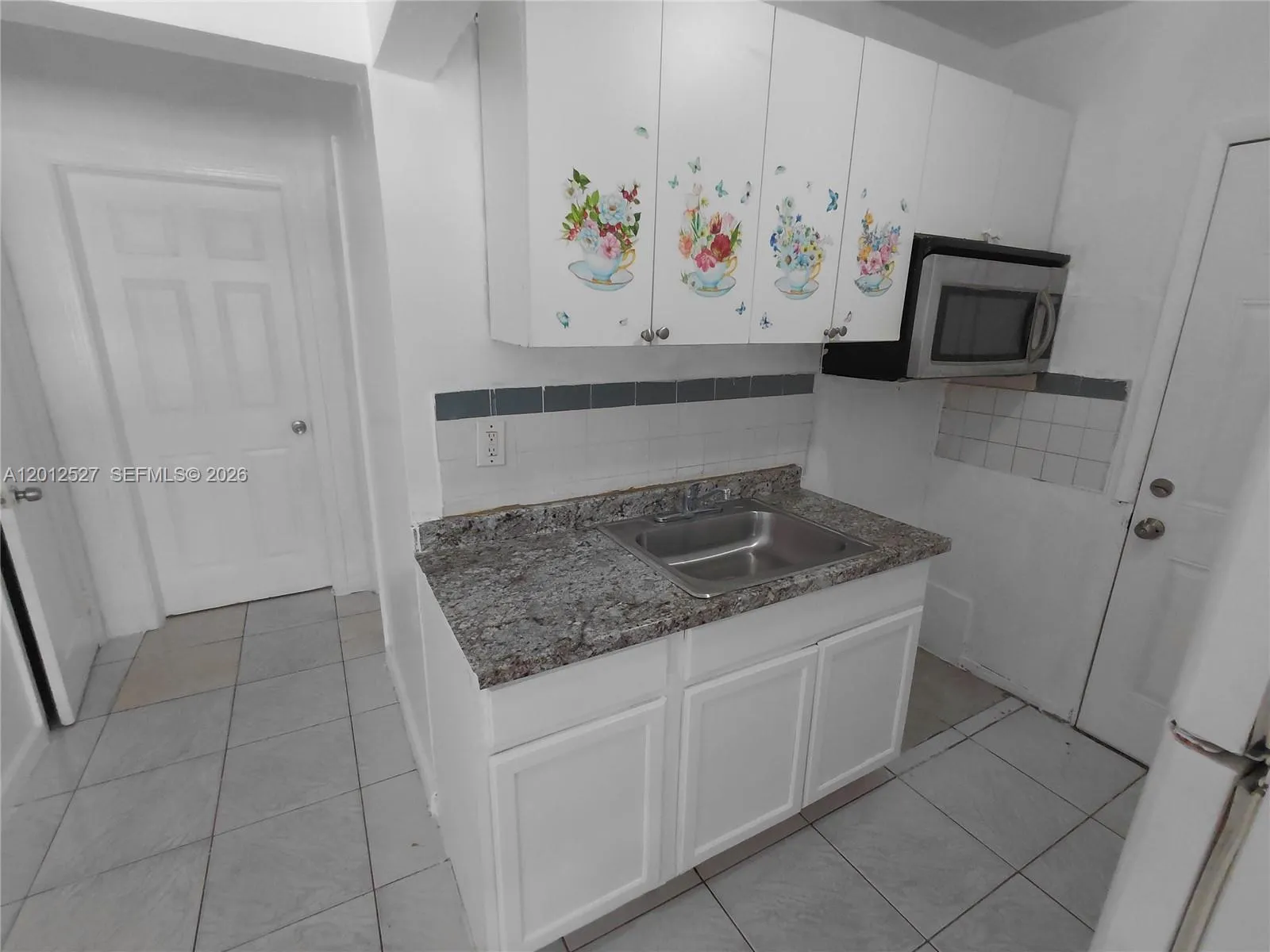 2140 NW 1st Ter, Miami FL 33125