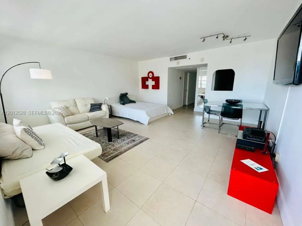 100 Lincoln Rd # 1009, Miami Beach FL 33139
