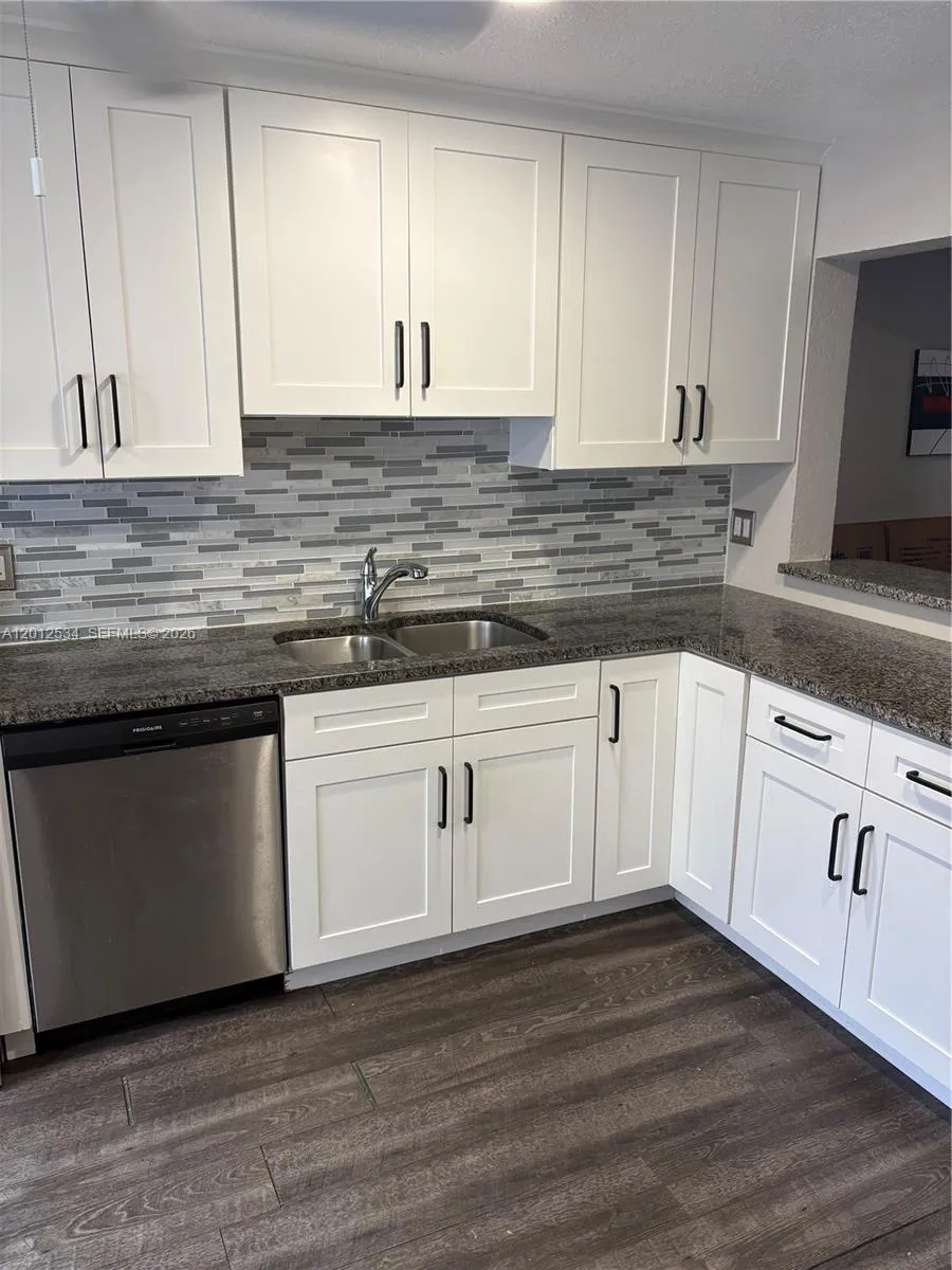 9810 NW 10th St # 88, Pembroke Pines FL 33024
