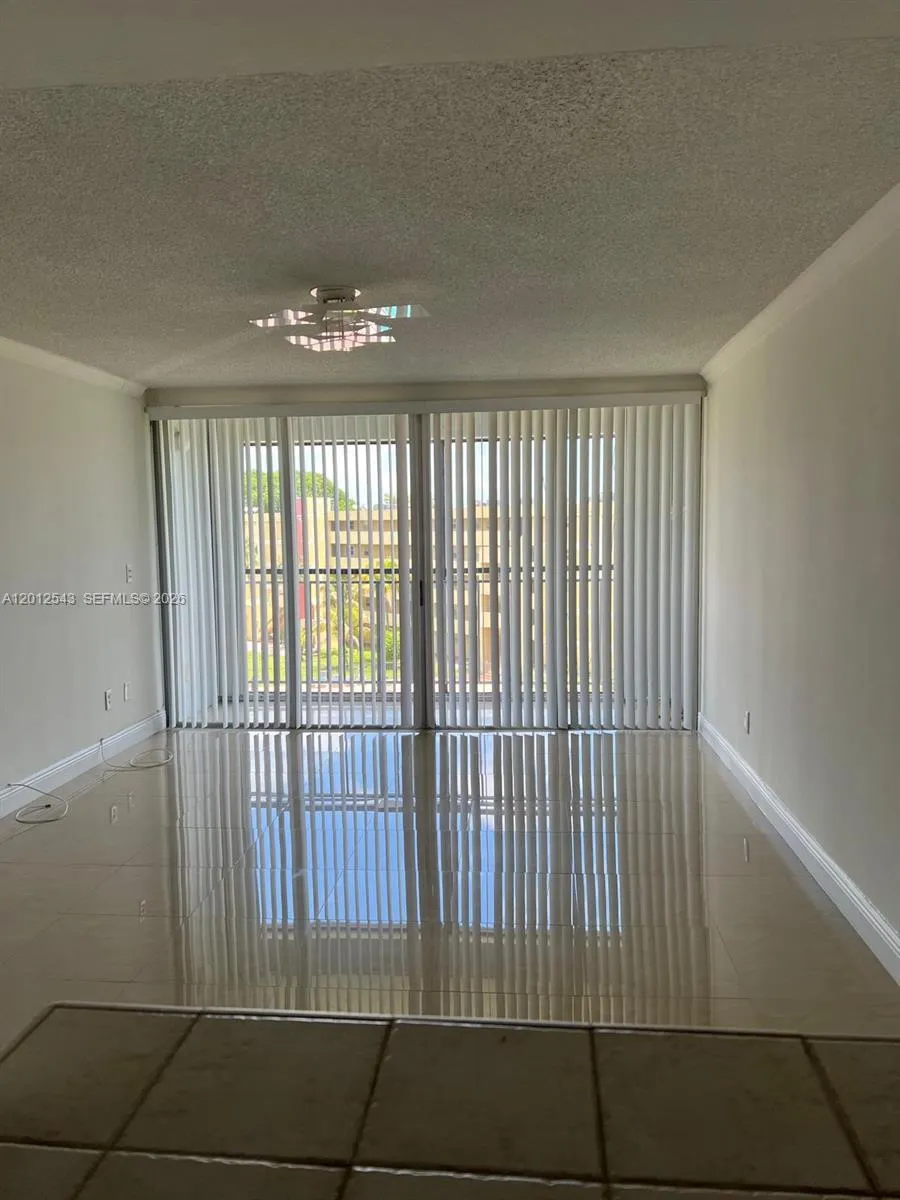 9210 Fontainebleau Blvd # 506, Miami FL 33172