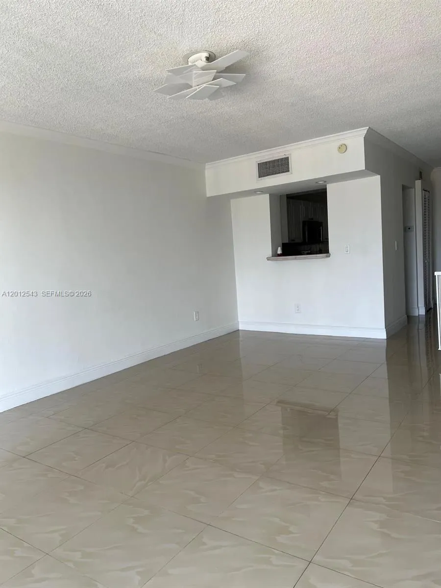 9210 Fontainebleau Blvd # 506, Miami FL 33172