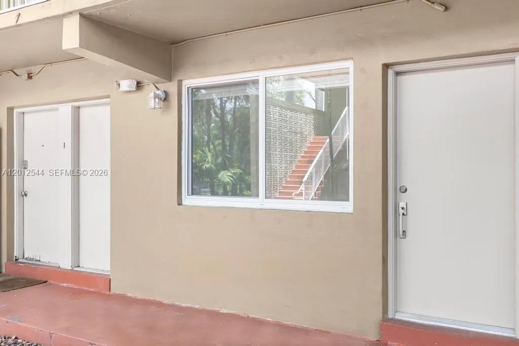 6330 SW 79th St # 2, South Miami FL 33143