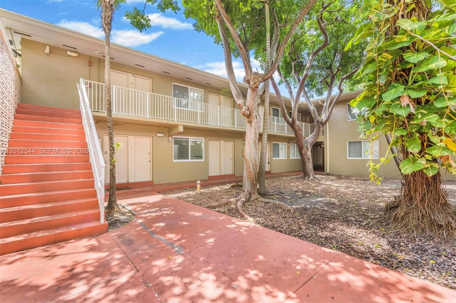 6330 SW 79th St # 2, South Miami FL 33143