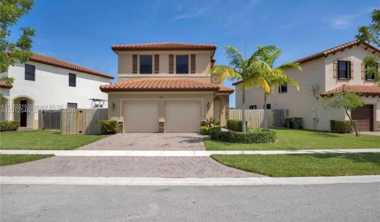 2401 NE 2nd Dr, Homestead FL 33033