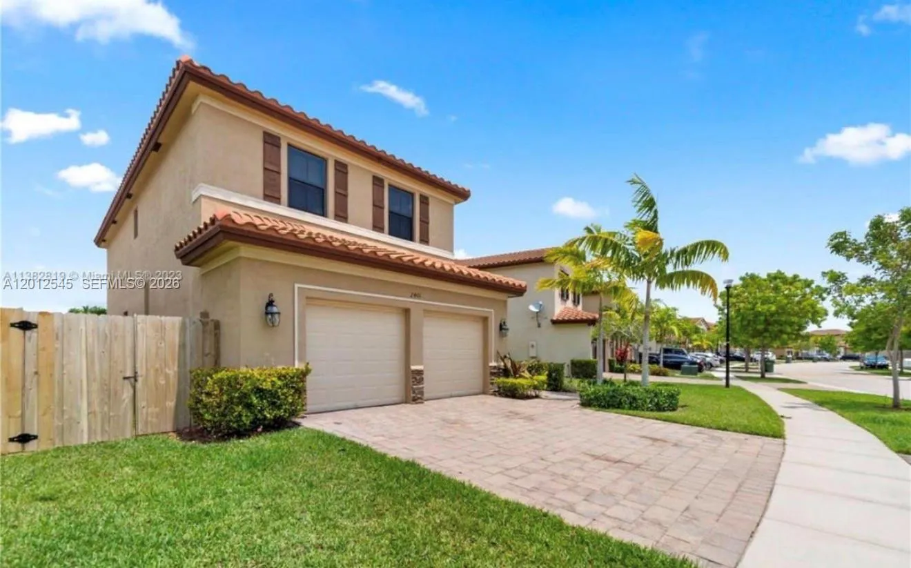 2401 NE 2nd Dr, Homestead FL 33033