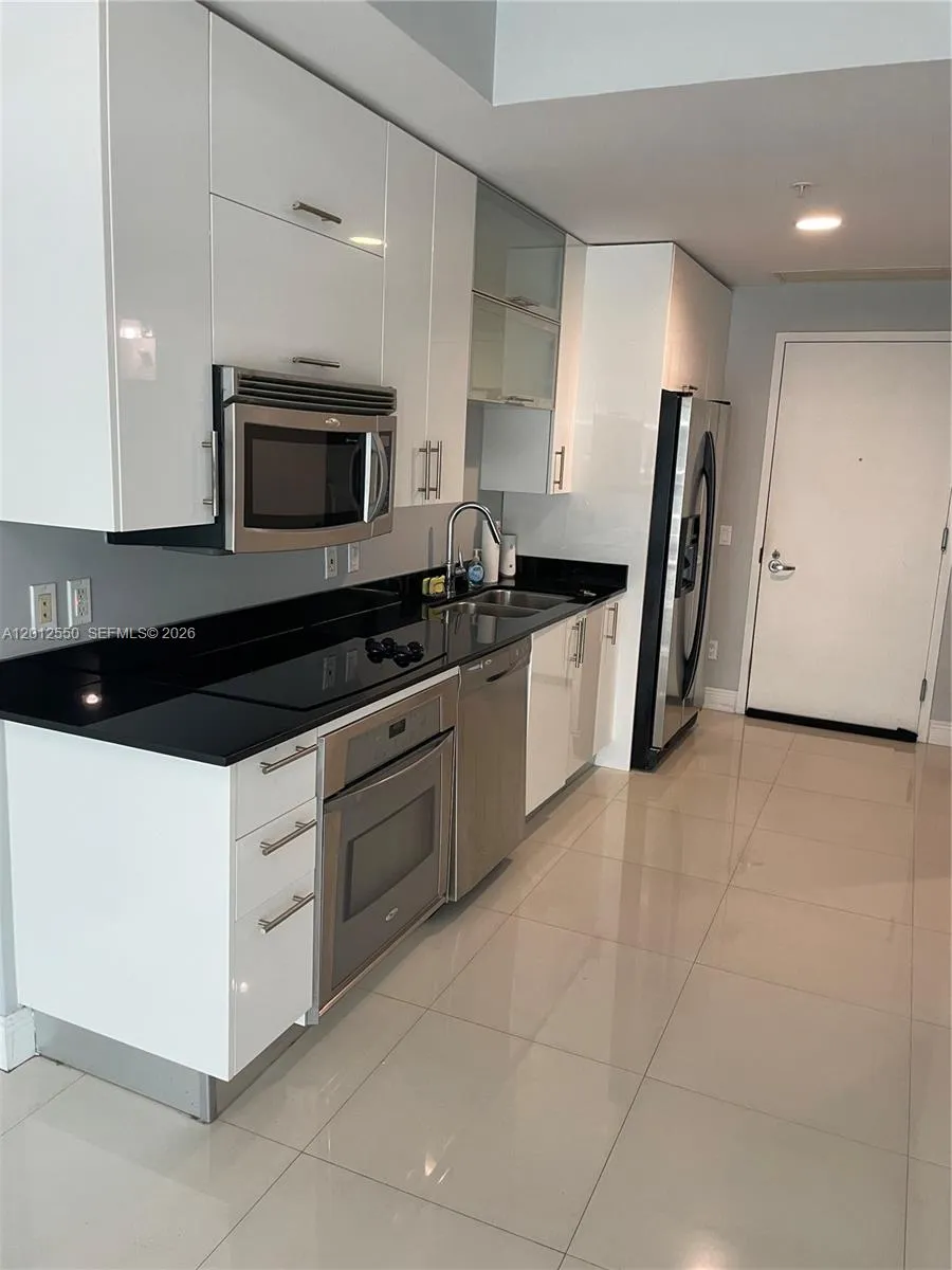 60 SW 13th St # 2414, Miami FL 33130
