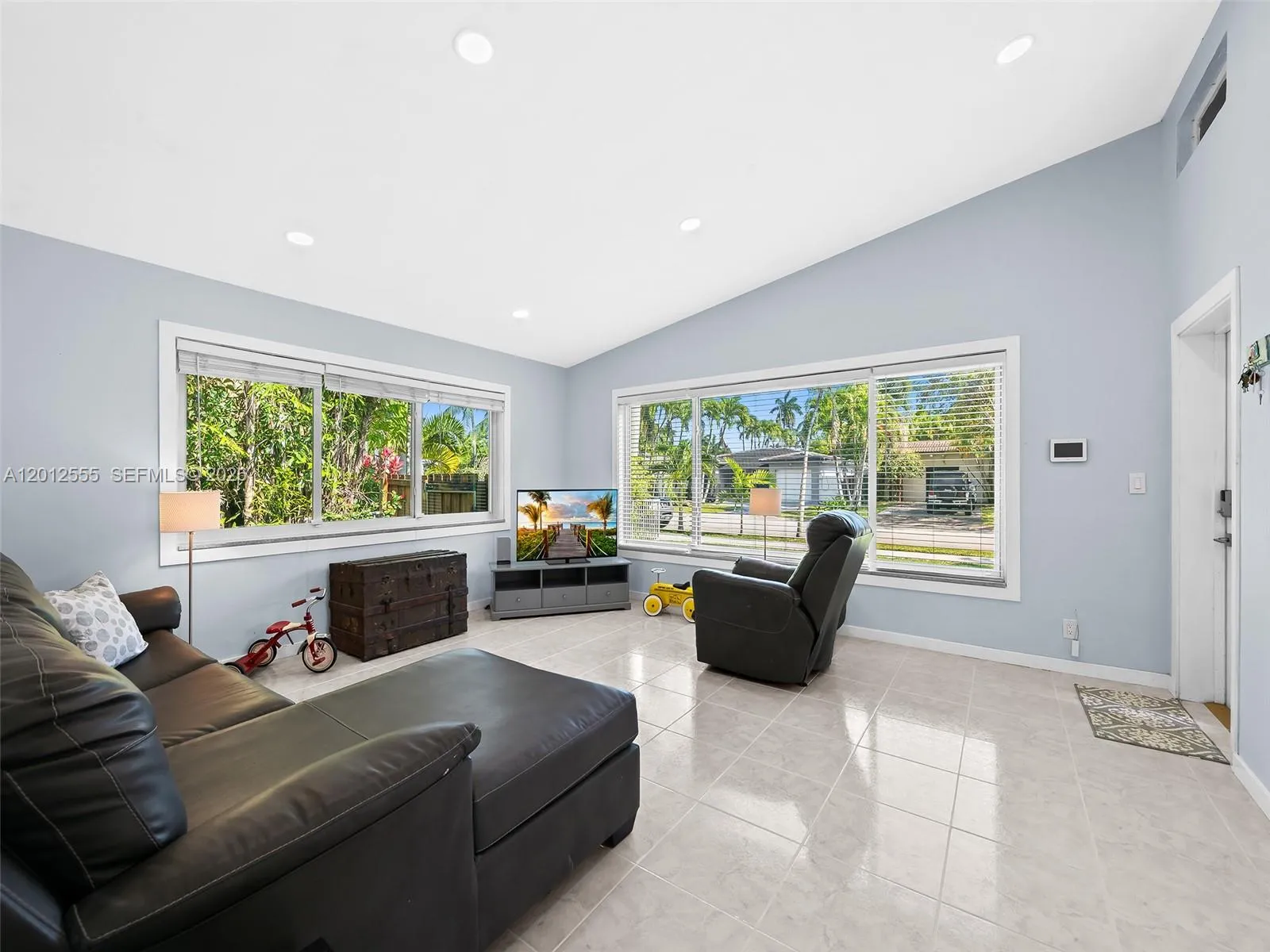1251 Lincoln St, Hollywood FL 33019