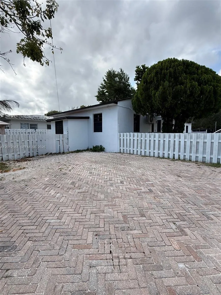 7724 NE 1st Ave # A, Miami FL 33138