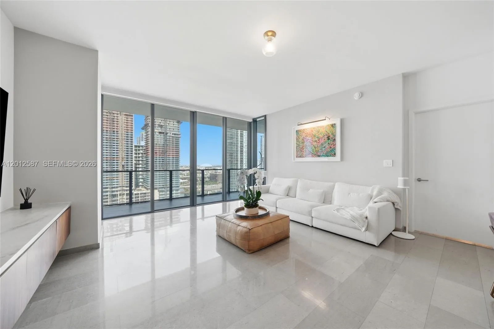 68 SE 6th St # 1904, Miami FL 33131
