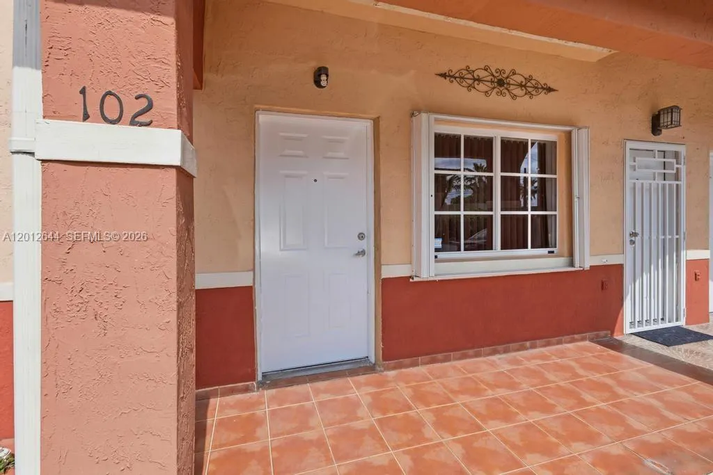 6873 W 36th Ave # 102, Hialeah FL 33018