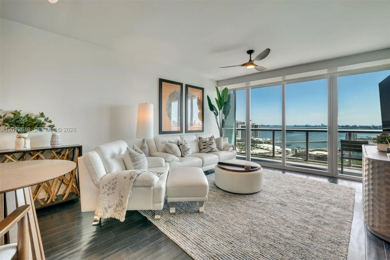 888 Biscayne Blvd # 3111, Miami FL 33132