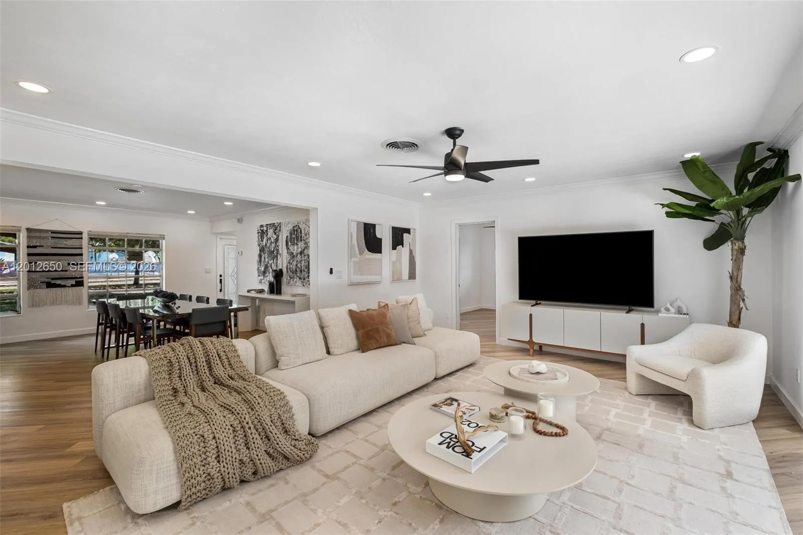 6750 White Oak Dr, Miami Lakes FL 33014