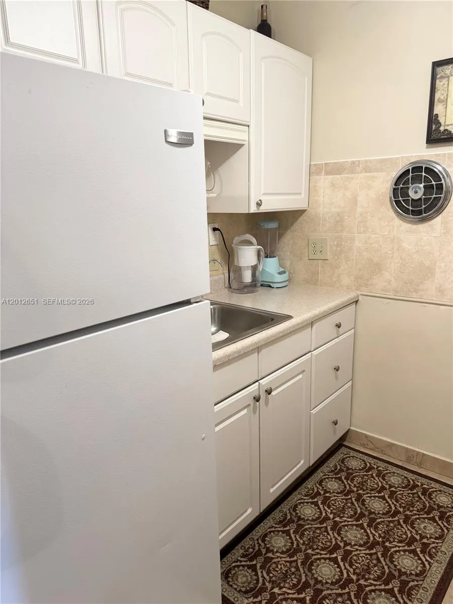 900 Atlantic Shores Blvd # 220, Hallandale Beach FL 33009
