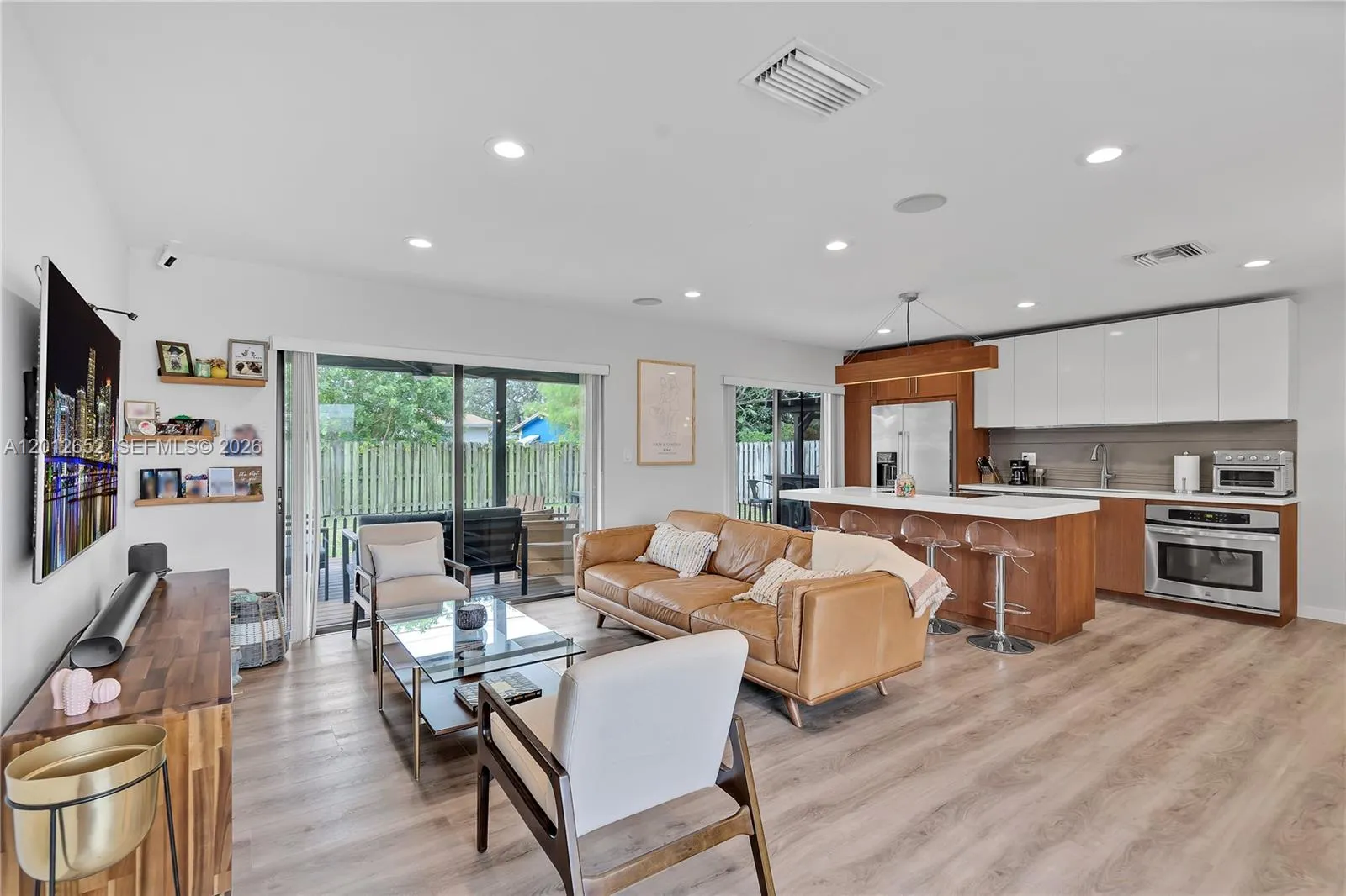 8610 NW 25th St, Sunrise FL 33322