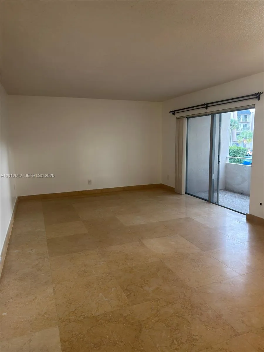 7757 SW 86th St # 213, Miami FL 33143