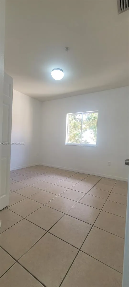 50 E 21st St # 202, Hialeah FL 33010