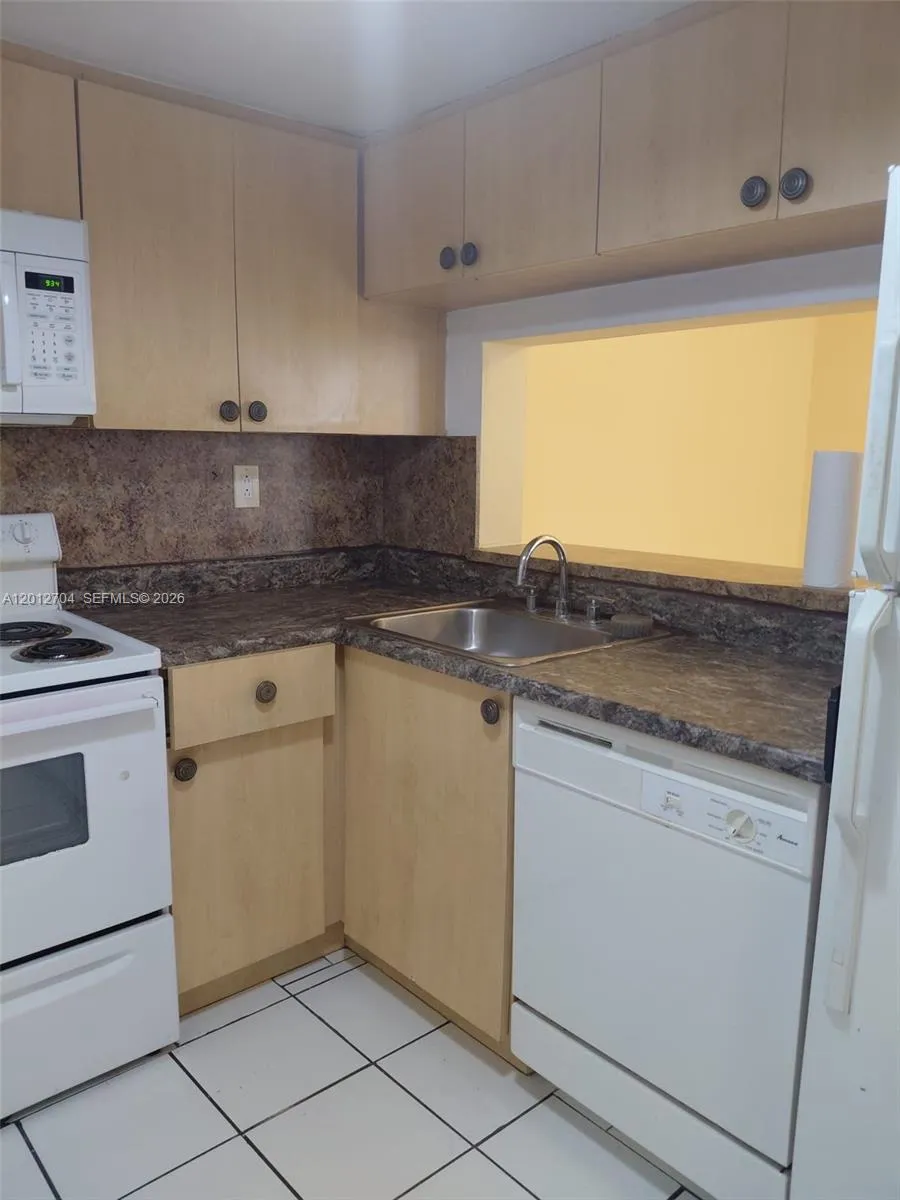 11790 SW 18th St # 3, Miami FL 33175