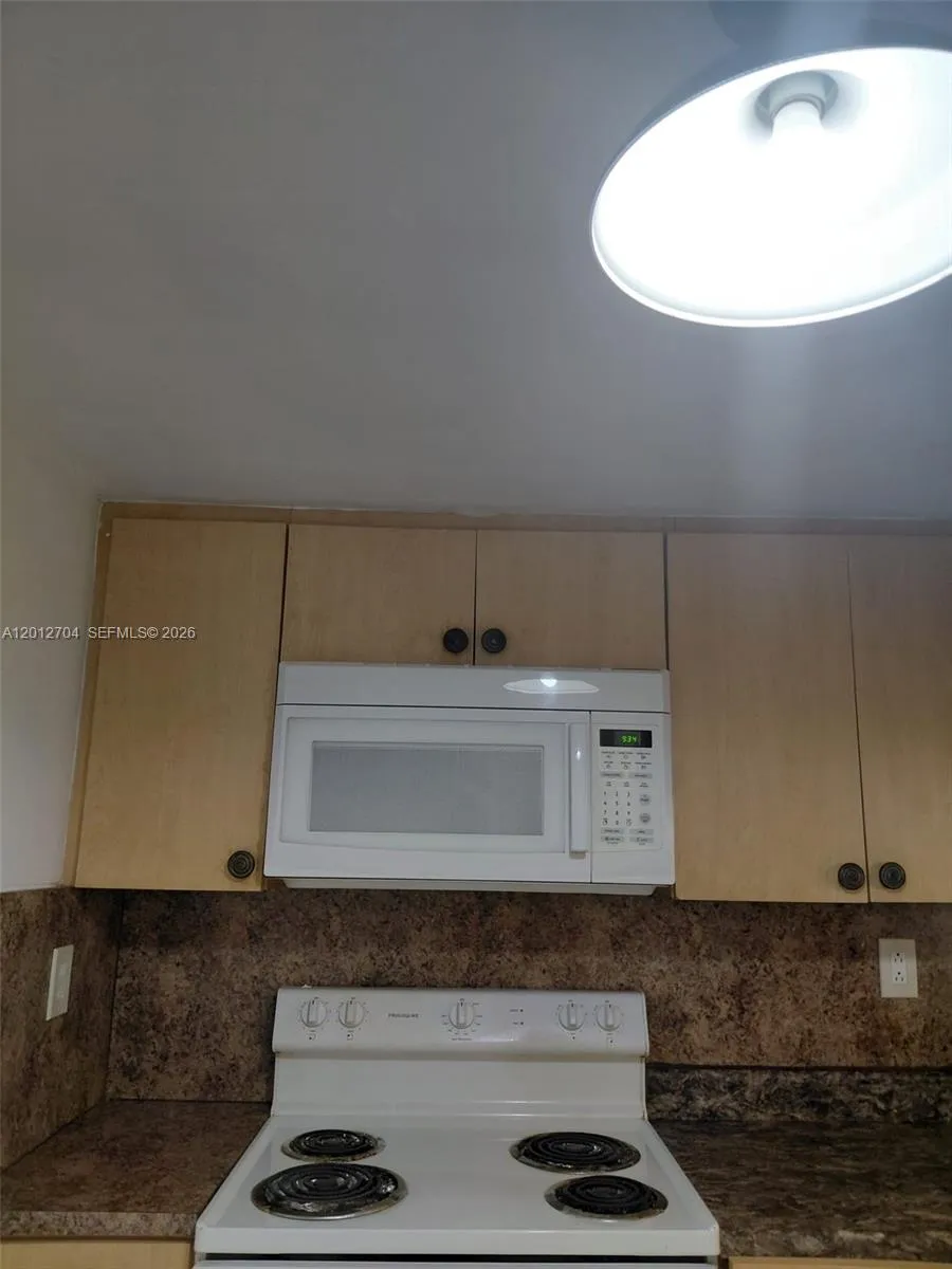 11790 SW 18th St # 3, Miami FL 33175
