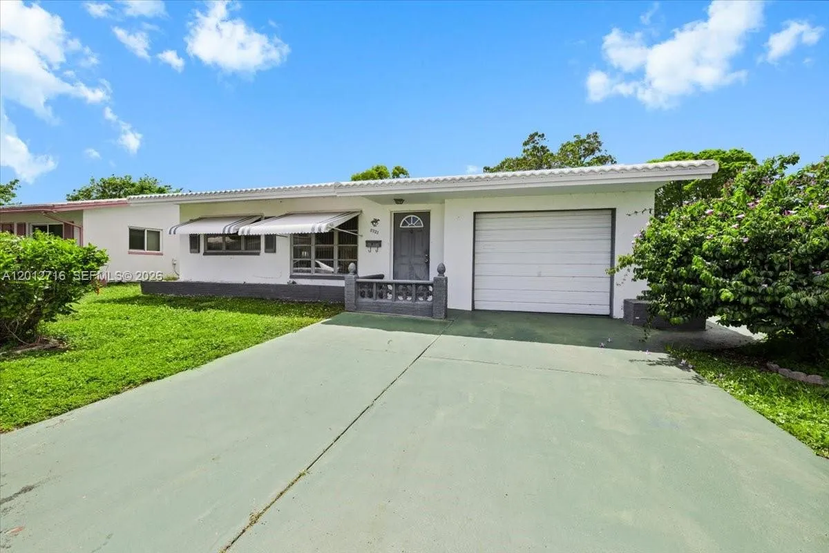 5721 NW 87th Ave, Tamarac FL 33321
