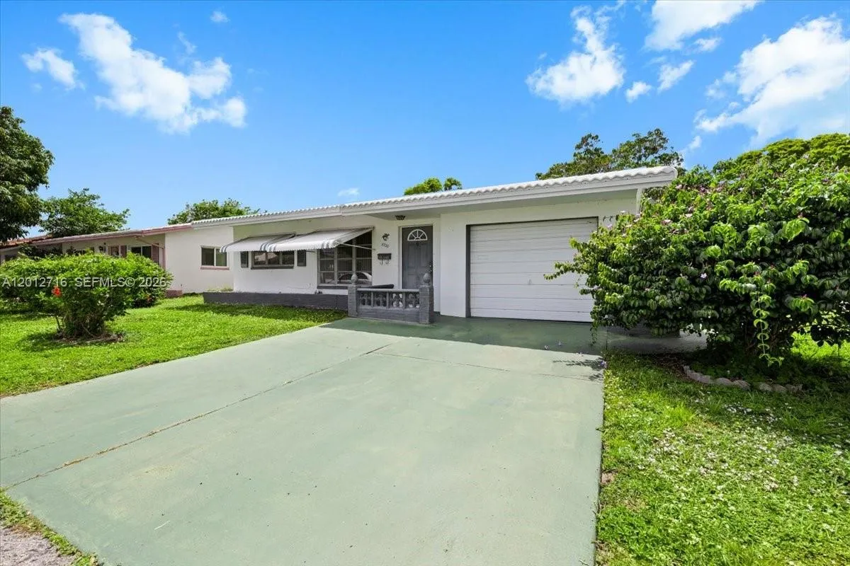 5721 NW 87th Ave, Tamarac FL 33321
