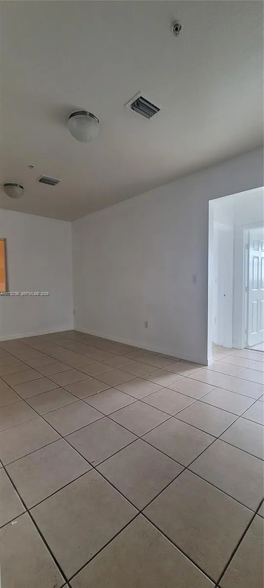 33 E 20th St # 205, Hialeah FL 33010