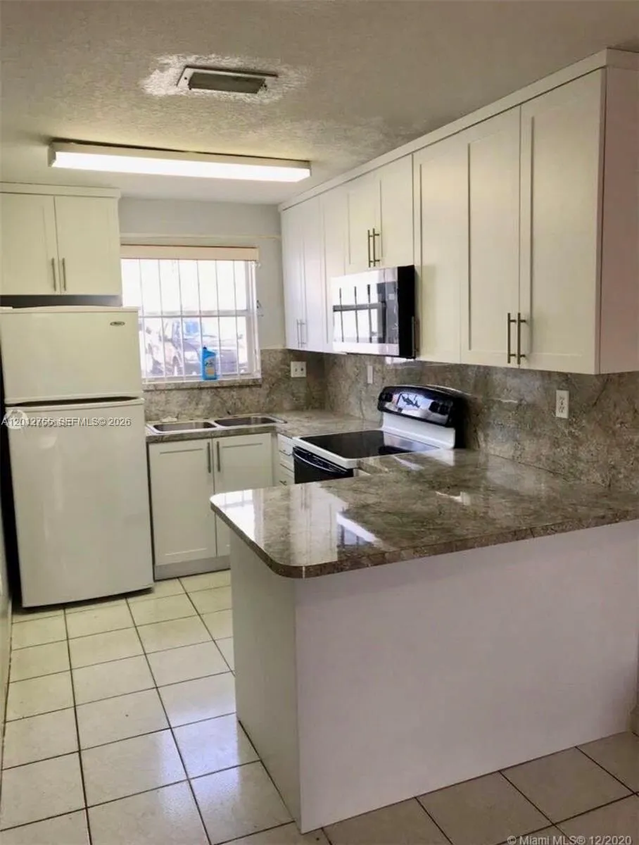 6690 SW 12th St # 6690, West Miami FL 33144