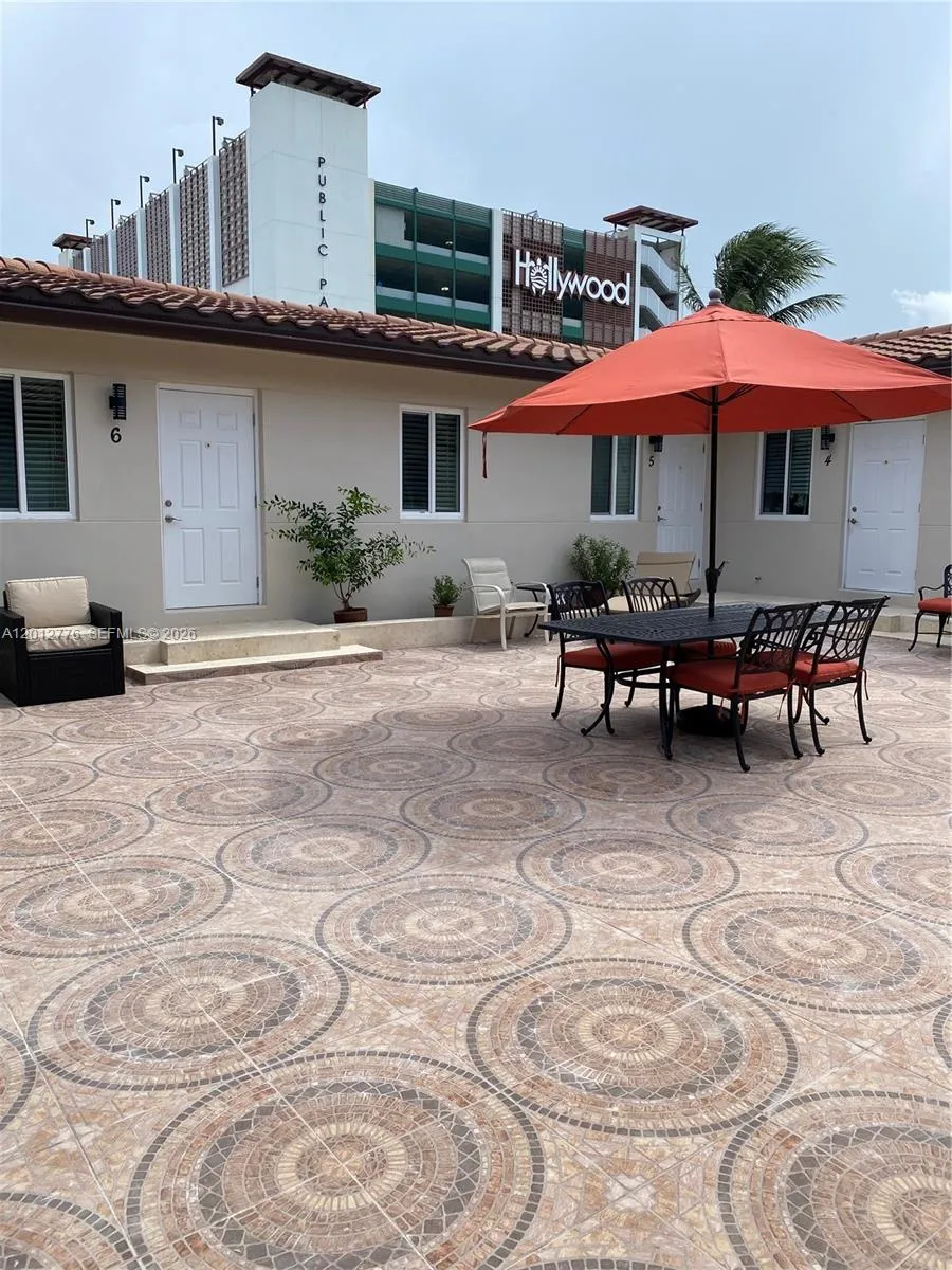 326 Roosevelt St 1-5 # 1, Hollywood FL 33019