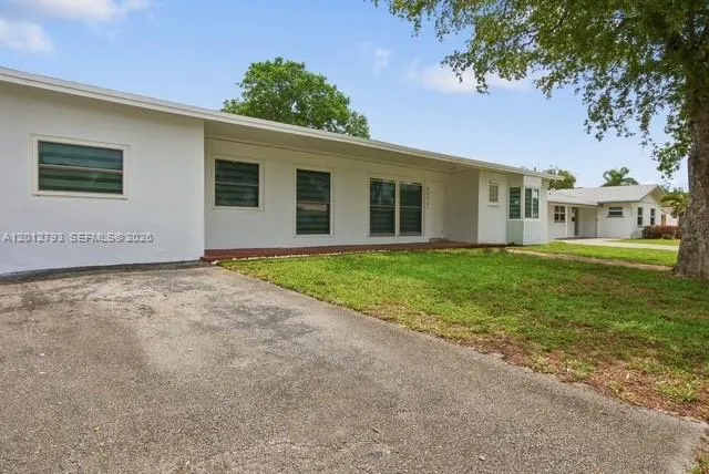 4948 SW 90th Ter, Cooper City FL 33328