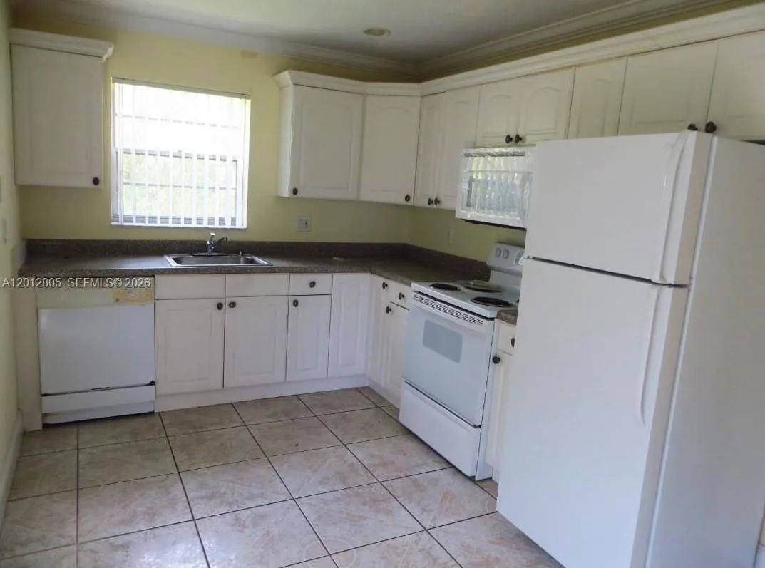 3700 Riverside Dr # 1, Coral Springs FL 33065