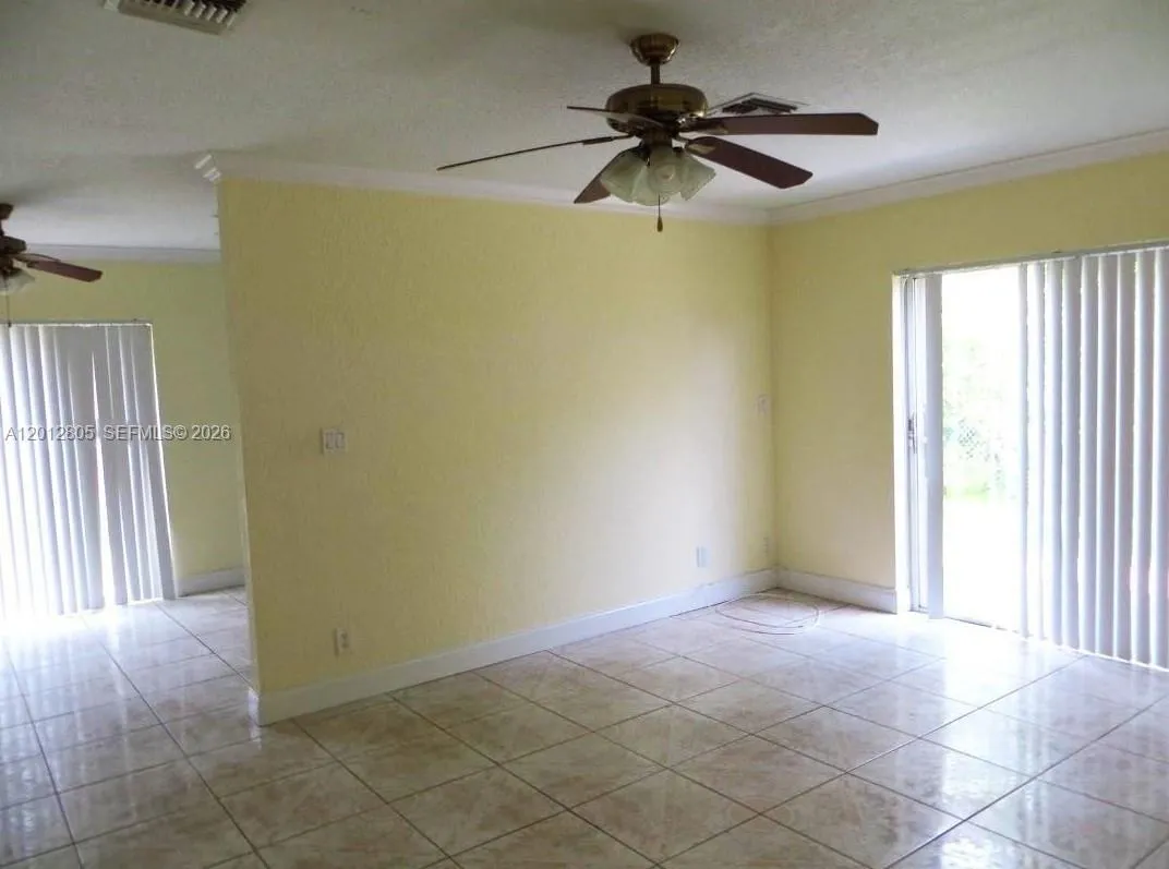 3700 Riverside Dr # 1, Coral Springs FL 33065