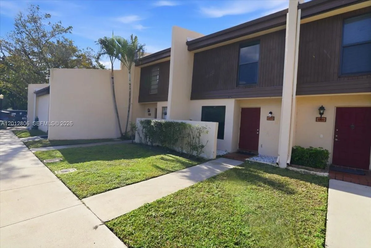 1270 NW 99th Ave # 60, Pembroke Pines FL 33024