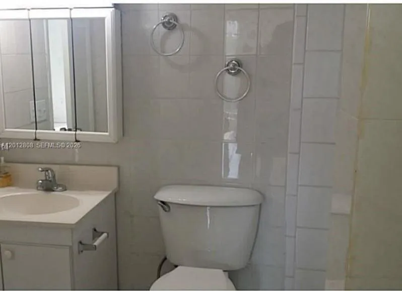 4805 NW 7th # 15, Miami FL 33126