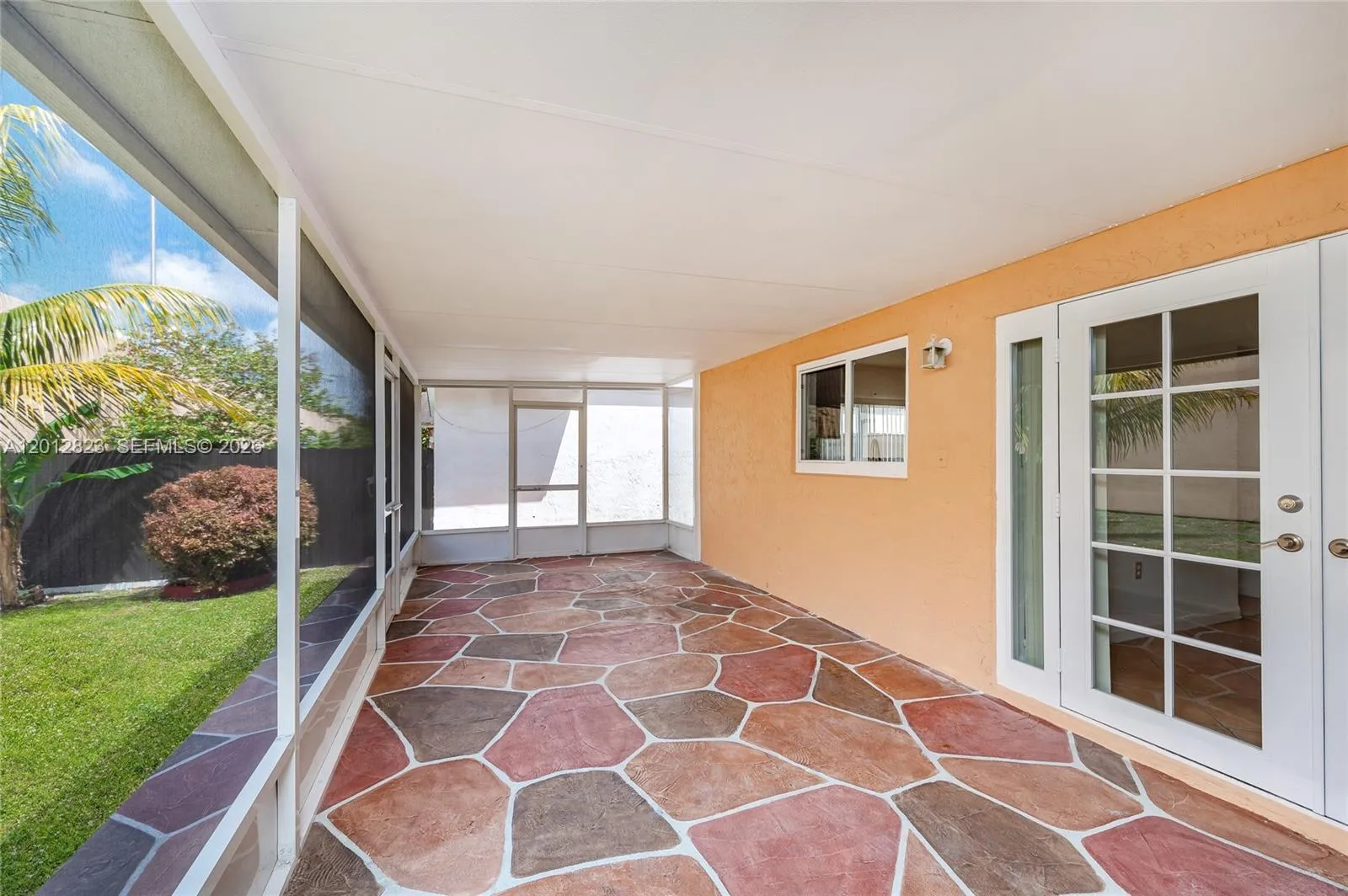 1007 NW 106th Ave Cir, Miami FL 33172