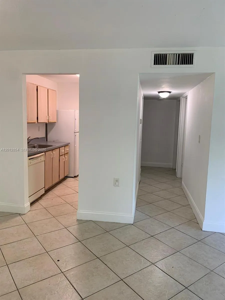 1201 Lake Victoria Dr # V, West Palm Beach FL 33411