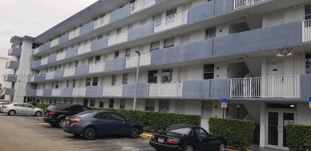 1801 S Treasure Dr # 302, North Bay Village FL 33141